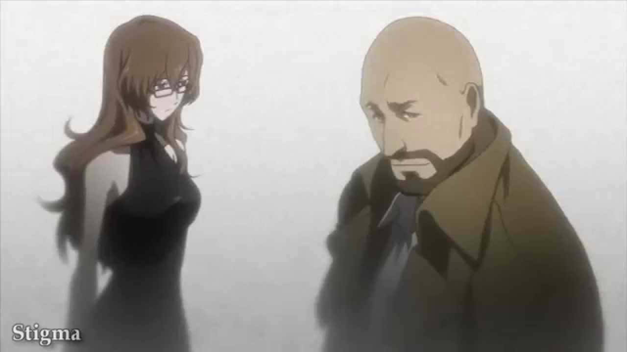 Yuugo Tennouji 桌布 壁紙 — 一個陰沉的動漫場景，戴眼鏡的女人和穿風衣的男人站在柔和的灰色背景前。