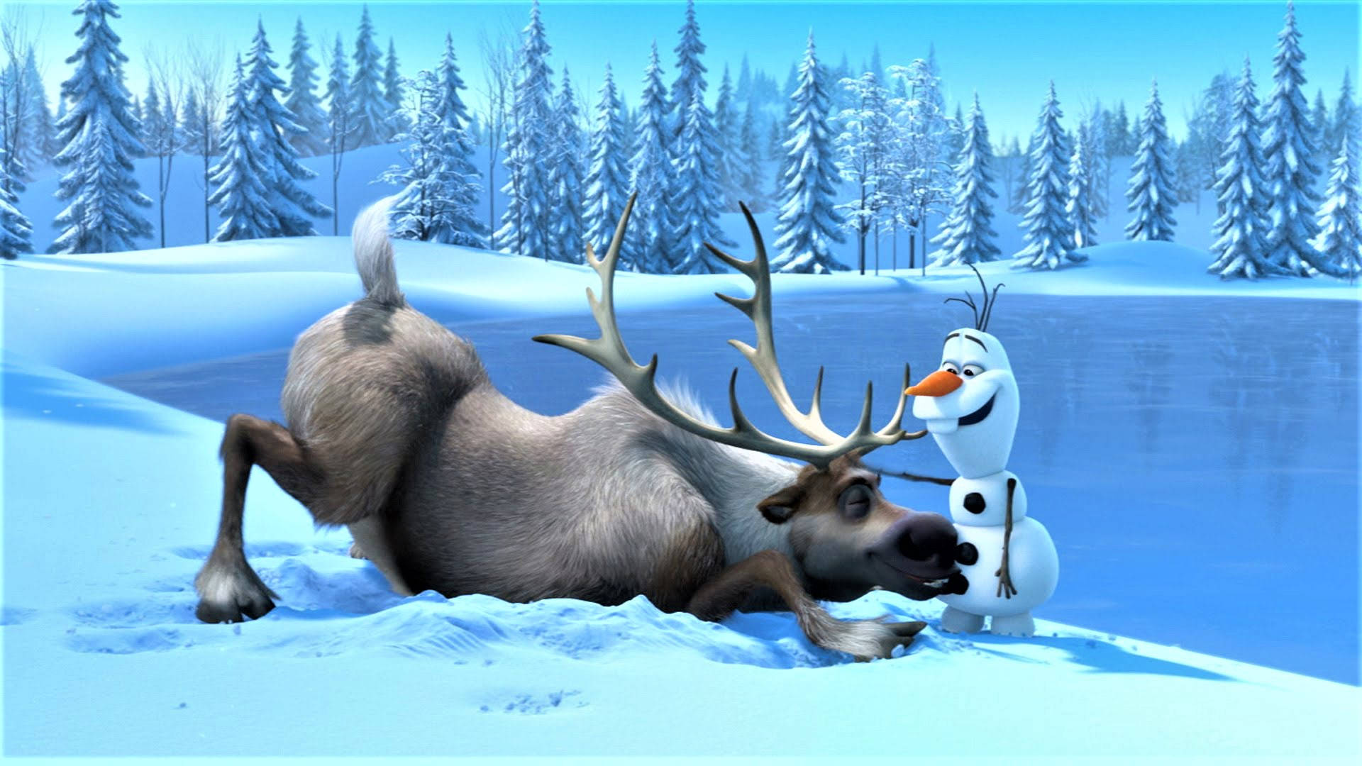 Olaf 桌布 壁紙 — 一個雪地森林場景，馴鹿在結冰的湖上頑皮地推著一個開心的雪人。