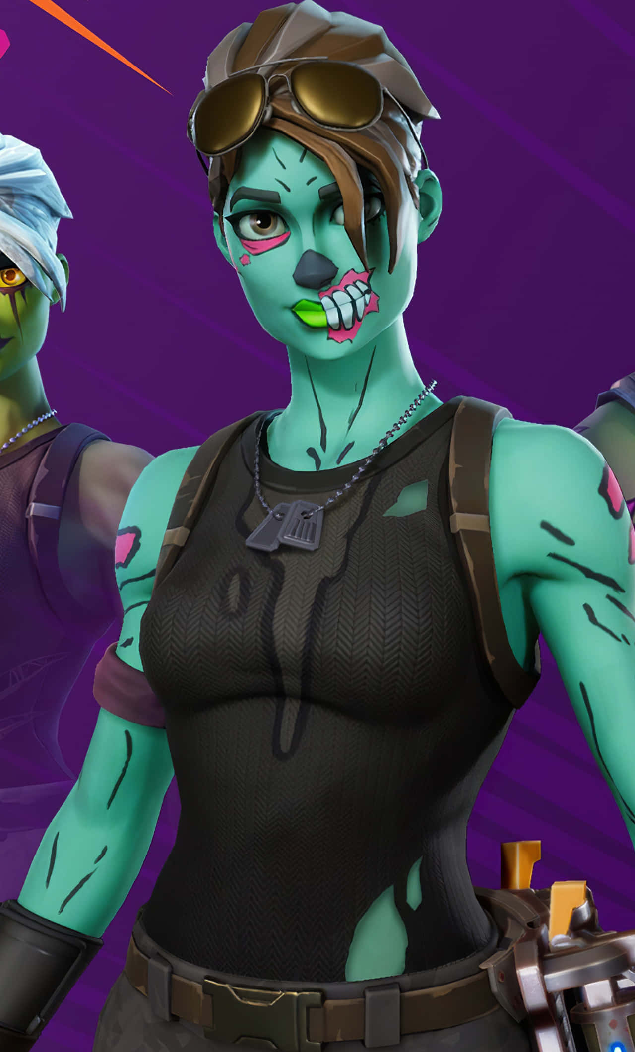Cool Ghoul Trooper 桌布 壁紙 — 一個青綠色皮膚的Fortnite角色，戴著狗牌項鍊和護目鏡，在充滿活力的紫色背景下凝視著。