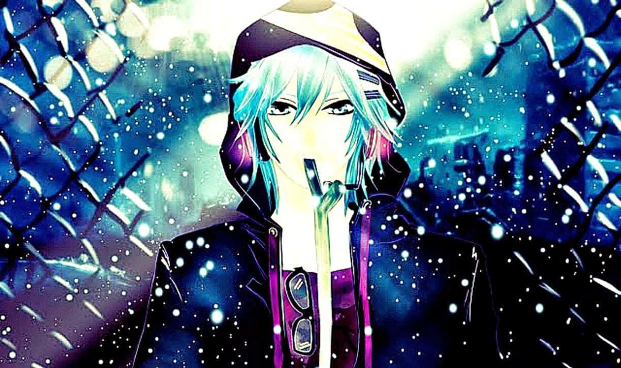 Cute Boy Anime 桌布 壁紙 — 一個青藍色頭髮的動漫角色穿著連帽衫，在發光的城市燈光下，在鐵絲網圍欄後面抽煙。