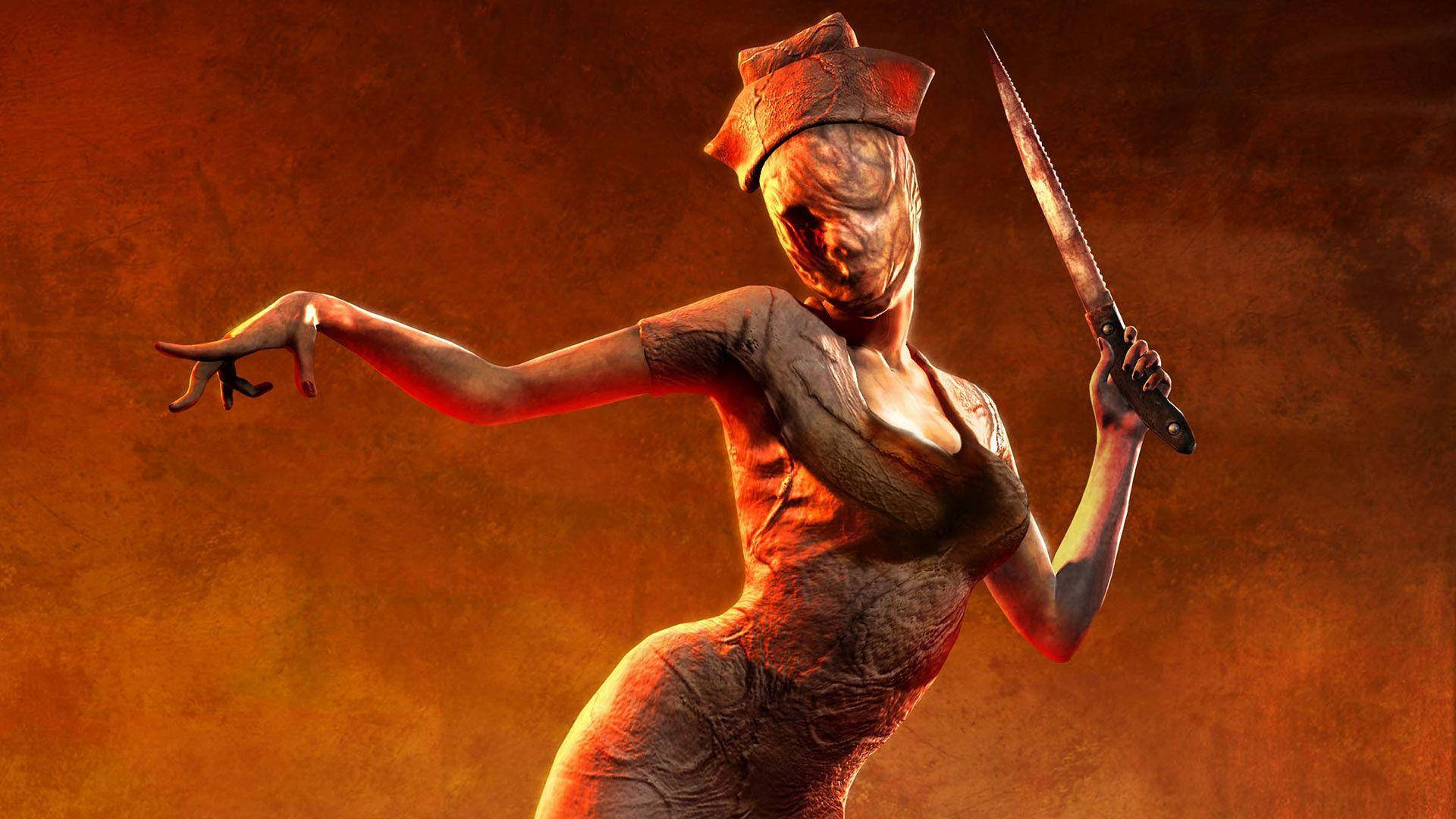 Silent Hill 桌布 壁紙 — 一個面容腐爛、身穿破爛制服的怪誕護士，在熾熱的橙色背景下拿著一把刀。
