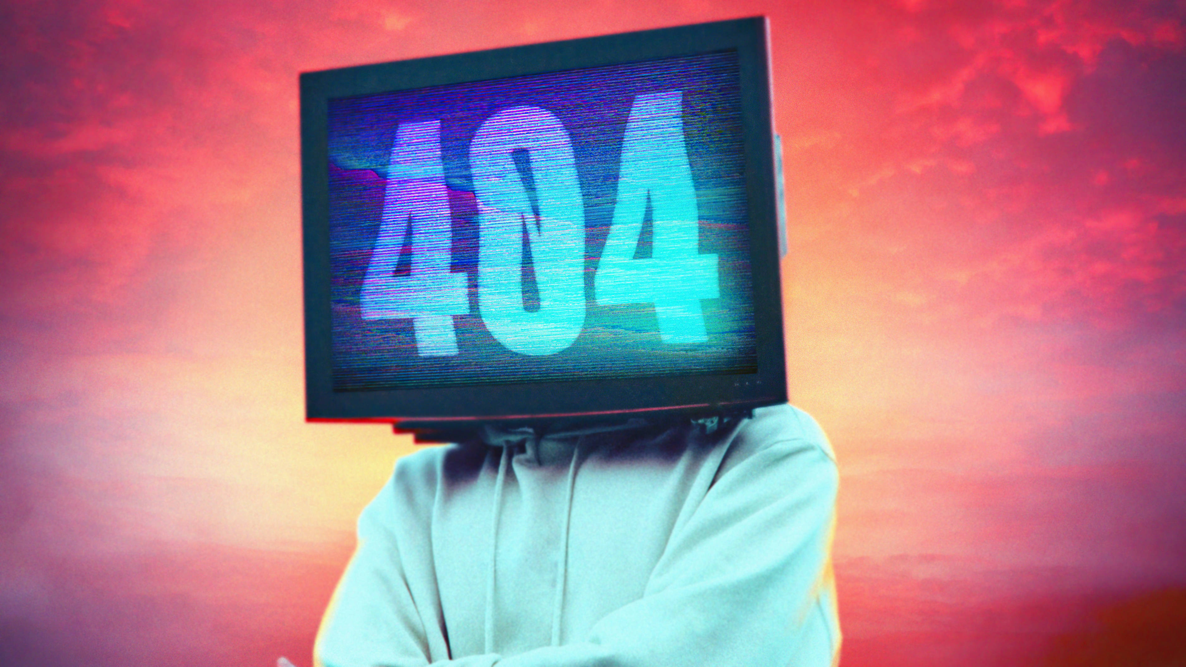 tv 桌布 壁紙 — 一個頭部為復古電視的人，在熾熱的日落天空背景下顯示故障的404錯誤。