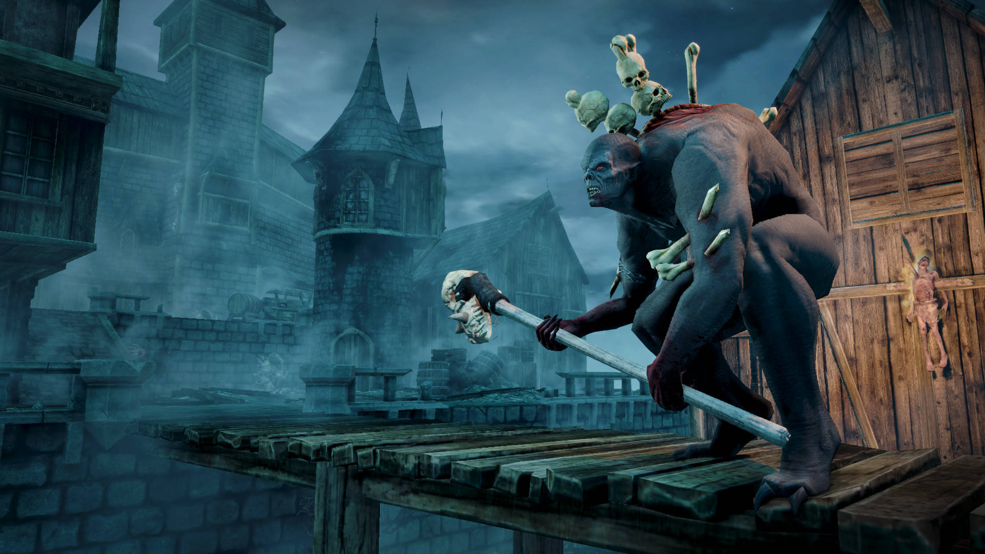 mordheim city of the damned 桌布 壁紙 — 一個頭骨放在頭上的怪誕骷髏人形在夜間霧氣瀰漫的哥德式村莊的木製平台上蹲伏。