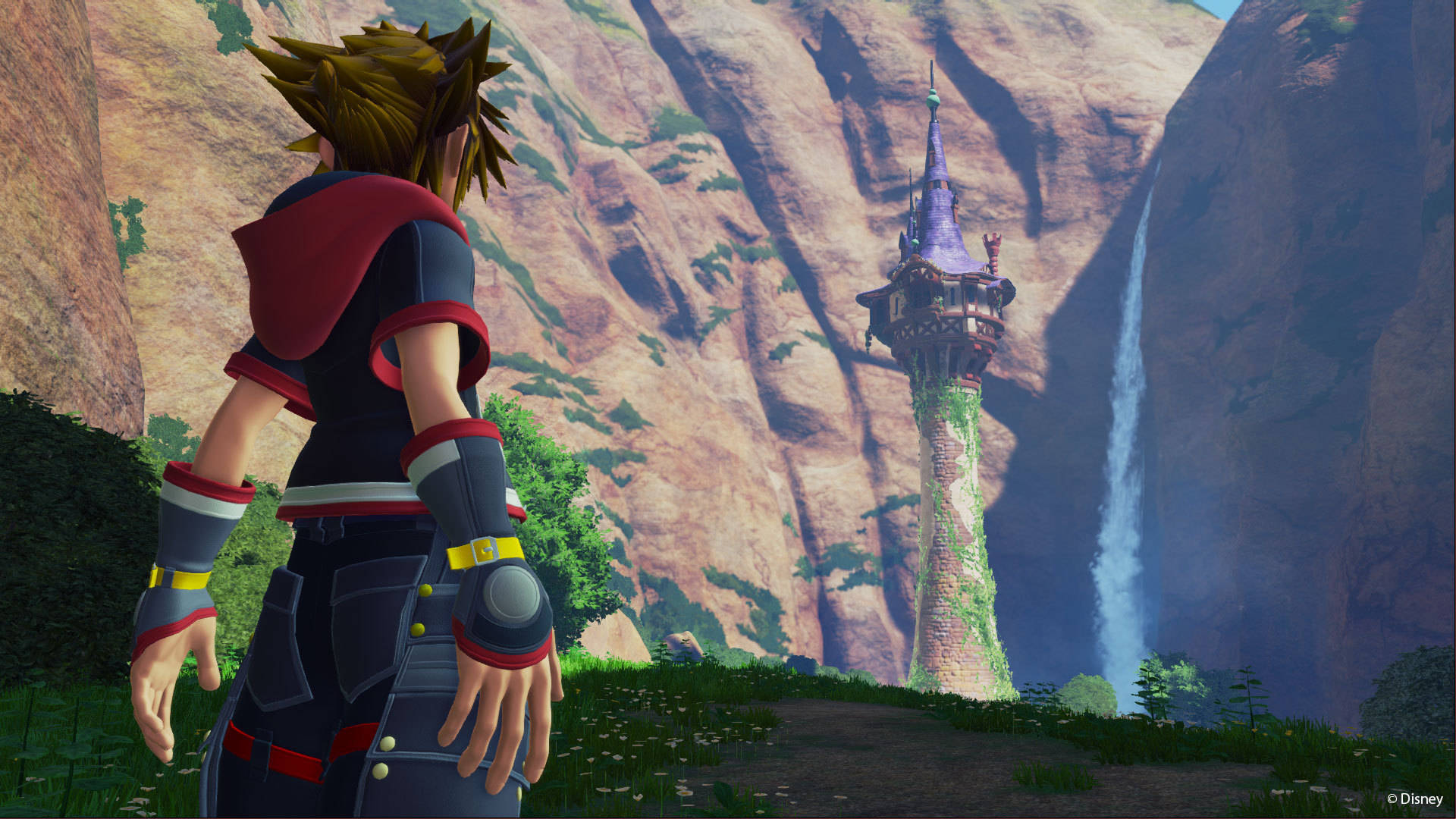 Kingdom Hearts 3 桌布 壁紙 — 一個頭髮豎起的動漫角色站在長滿草的懸崖上，俯瞰著一座高聳的紫色城堡，旁邊有瀑布傾瀉而下。