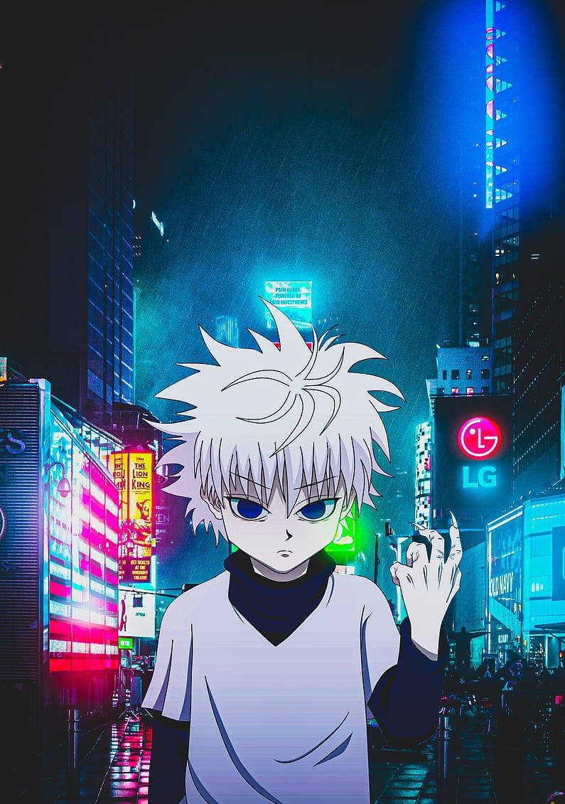 Hunter X Hunter iPhone 桌布 壁紙 — 一個頭髮豎起的動畫男孩站在夜晚霓虹燈閃爍的雨景城市中，發光的廣告牌和濕漉漉的街道反射出鮮豔的光芒。