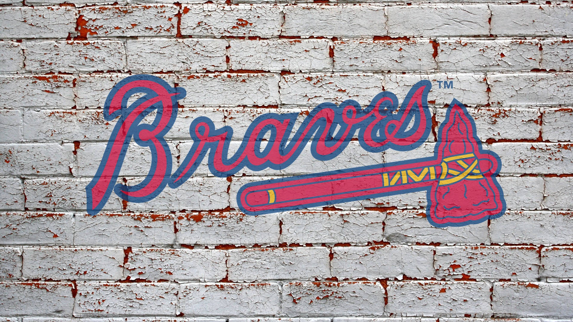 Braves 桌布 壁紙 — 一個風化的Braves棒球標誌，以紅色和藍色繪在帶有鏽跡的裂紋白磚牆上。