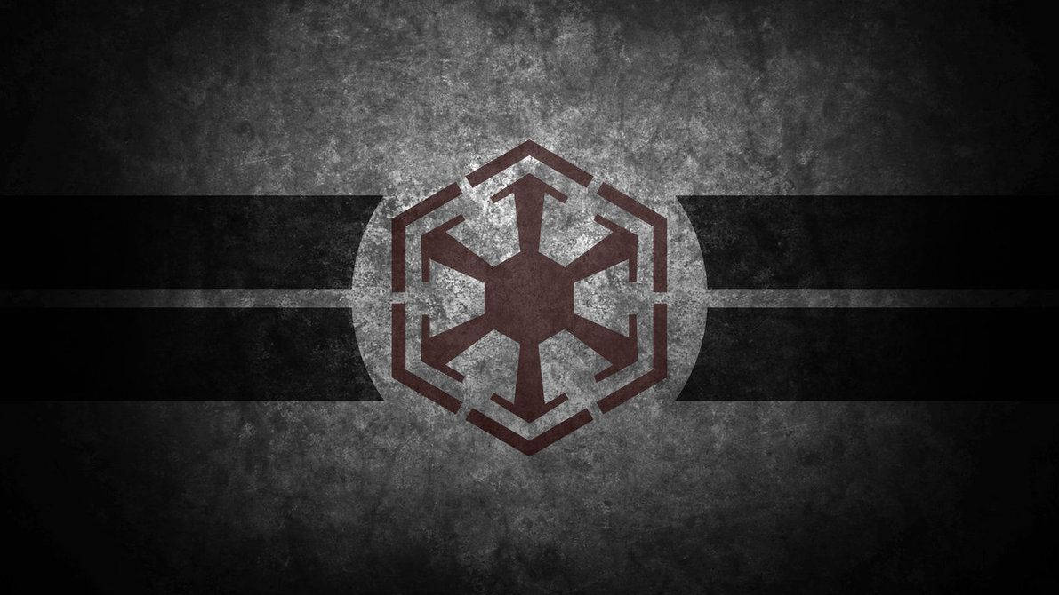 Sith 桌布 壁紙 — 一個風化的帝國徽章居中於帶有水平條紋的粗糙黑色和灰色紋理背景上。