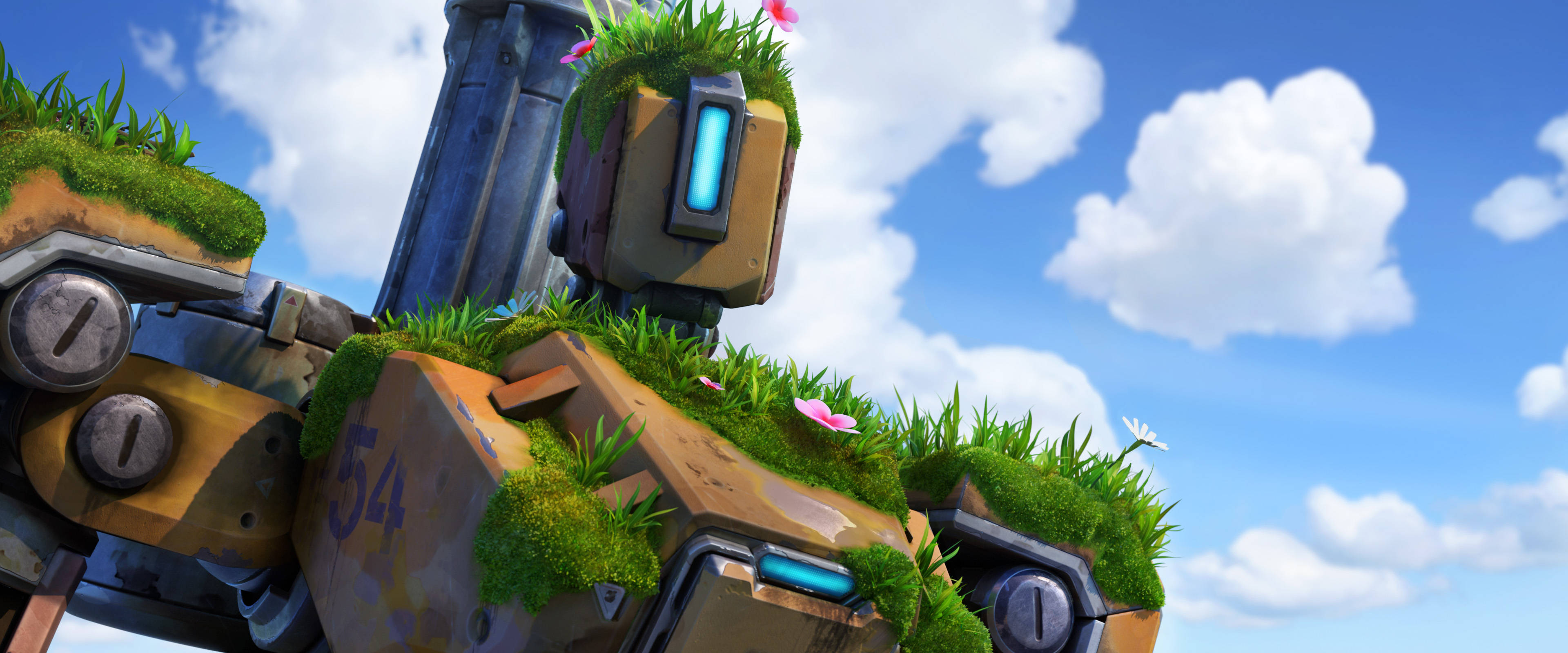 4K Overwatch 桌布 壁紙 — 一個風化的機器人，覆蓋著鮮豔的綠色苔蘚和粉紅色花朵，在晴朗的藍天和蓬鬆的白雲下。