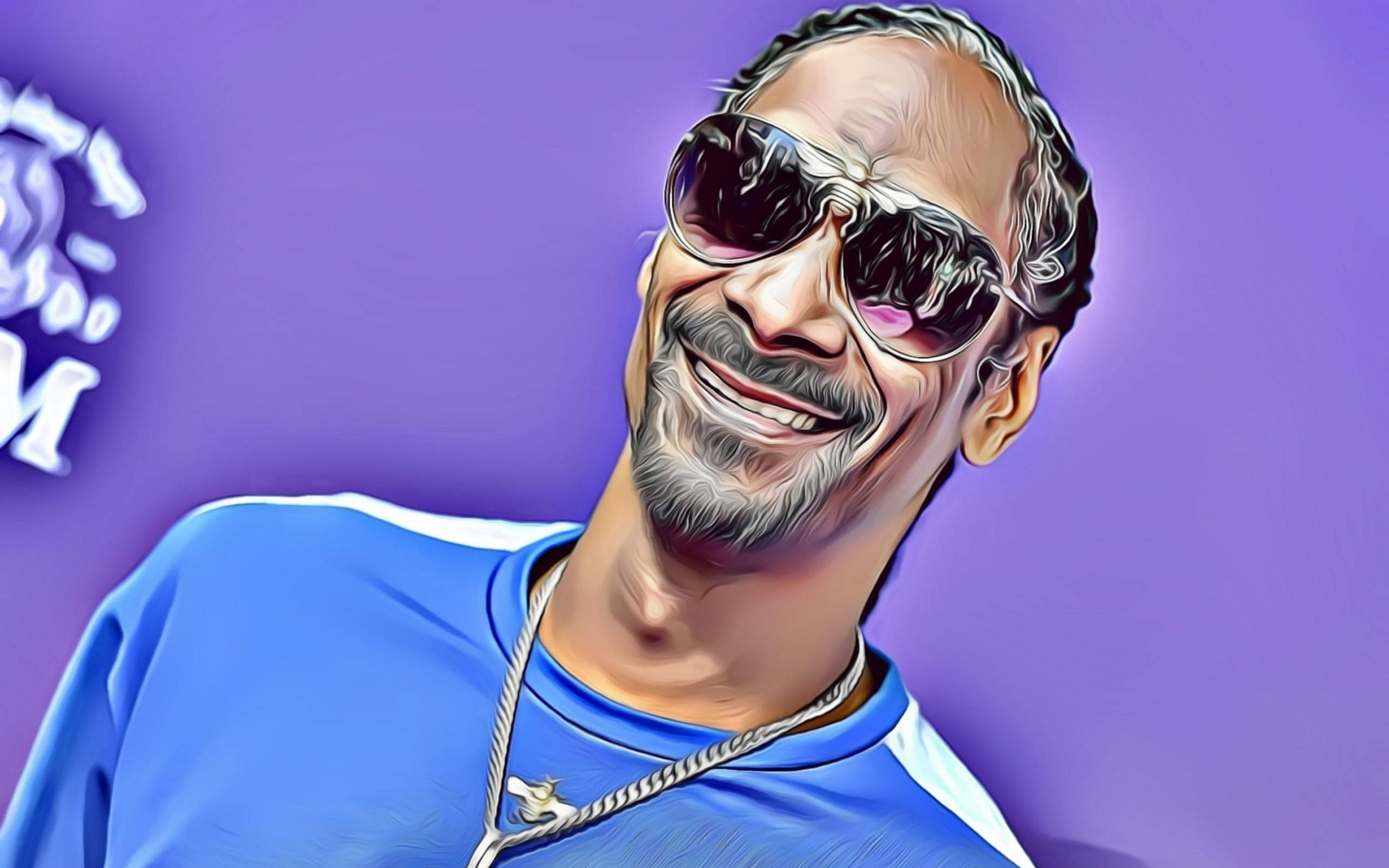 Snoop 桌布 壁紙 — 一個風格化的Snoop Dogg肖像，戴著太陽眼鏡微笑，背景是充滿活力的紫色。