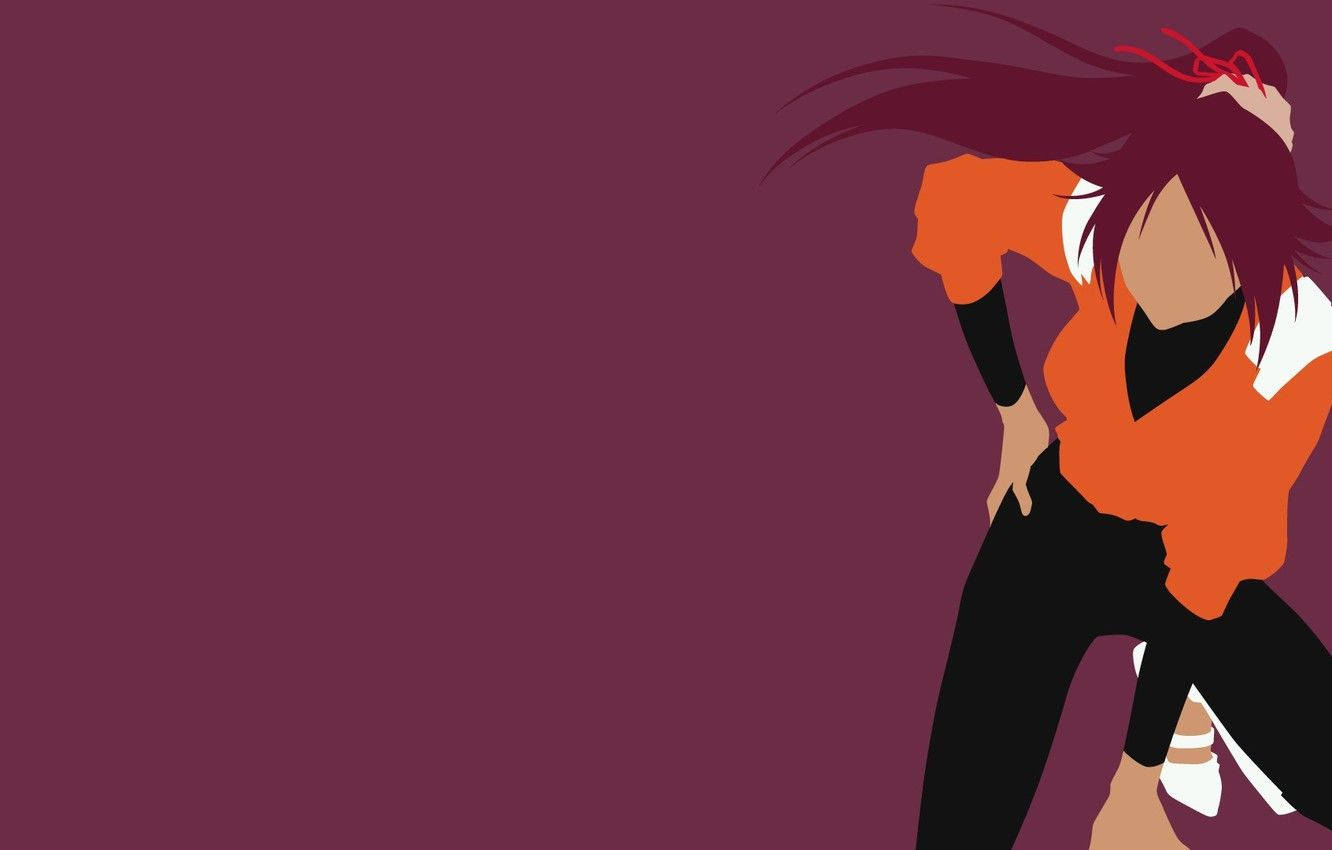 Yoruichi 桌布 壁紙 — 一個風格化的動漫女孩，擁有栗色頭髮和橙色上衣，動態地靠在純栗色背景上。