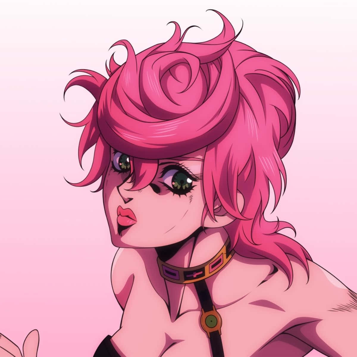 Trish Una 桌布 壁紙 — 一個風格化的動漫女孩，擁有鮮豔的粉紅色玫瑰形頭髮和綠色眼睛，在柔和的粉紅色背景前凝視前方。