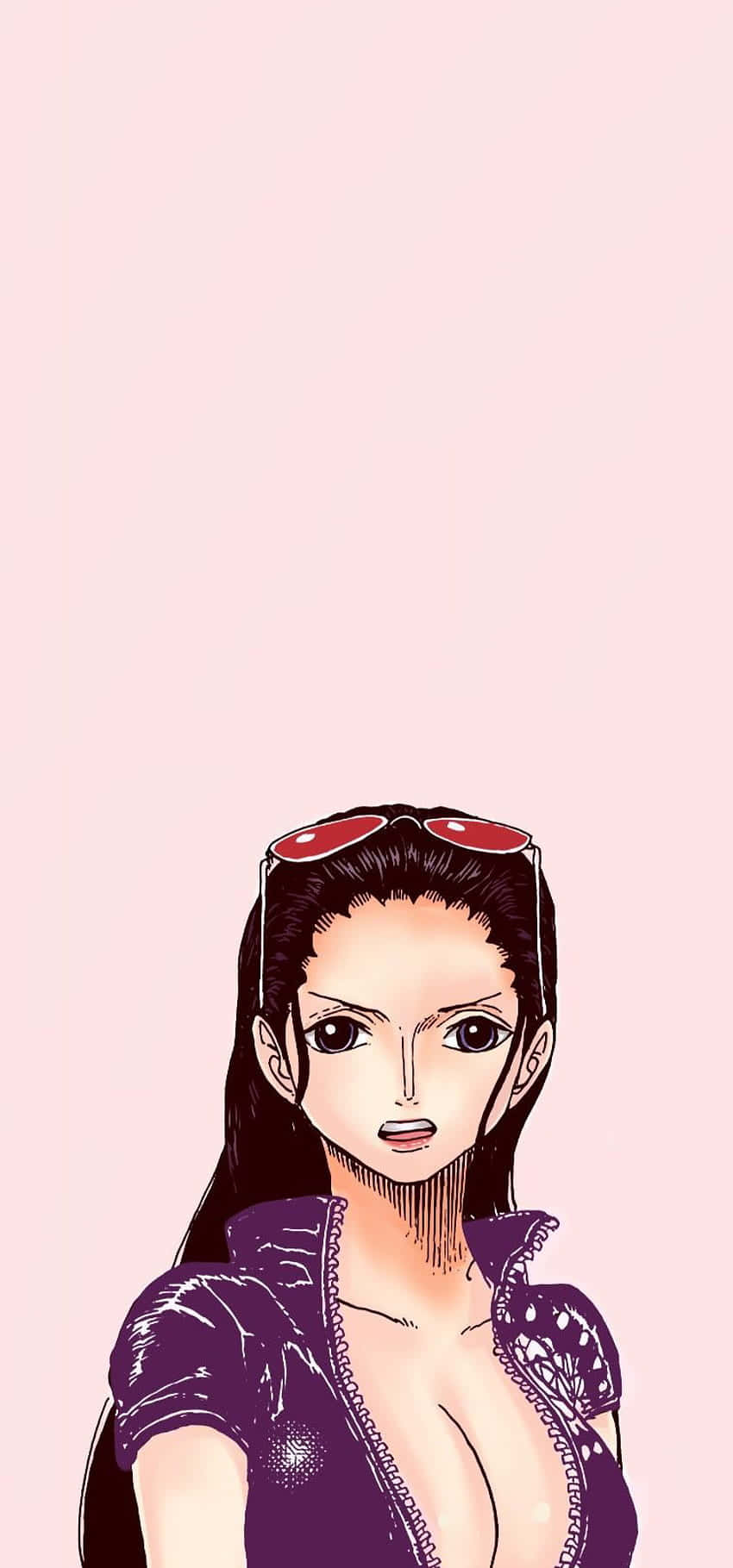 Nico Robin 桌布 壁紙 — 一個風格化的動漫女孩，深色頭髮，頭上戴著紅色太陽眼鏡，穿著紫色外套，背景是柔和的粉紅色。