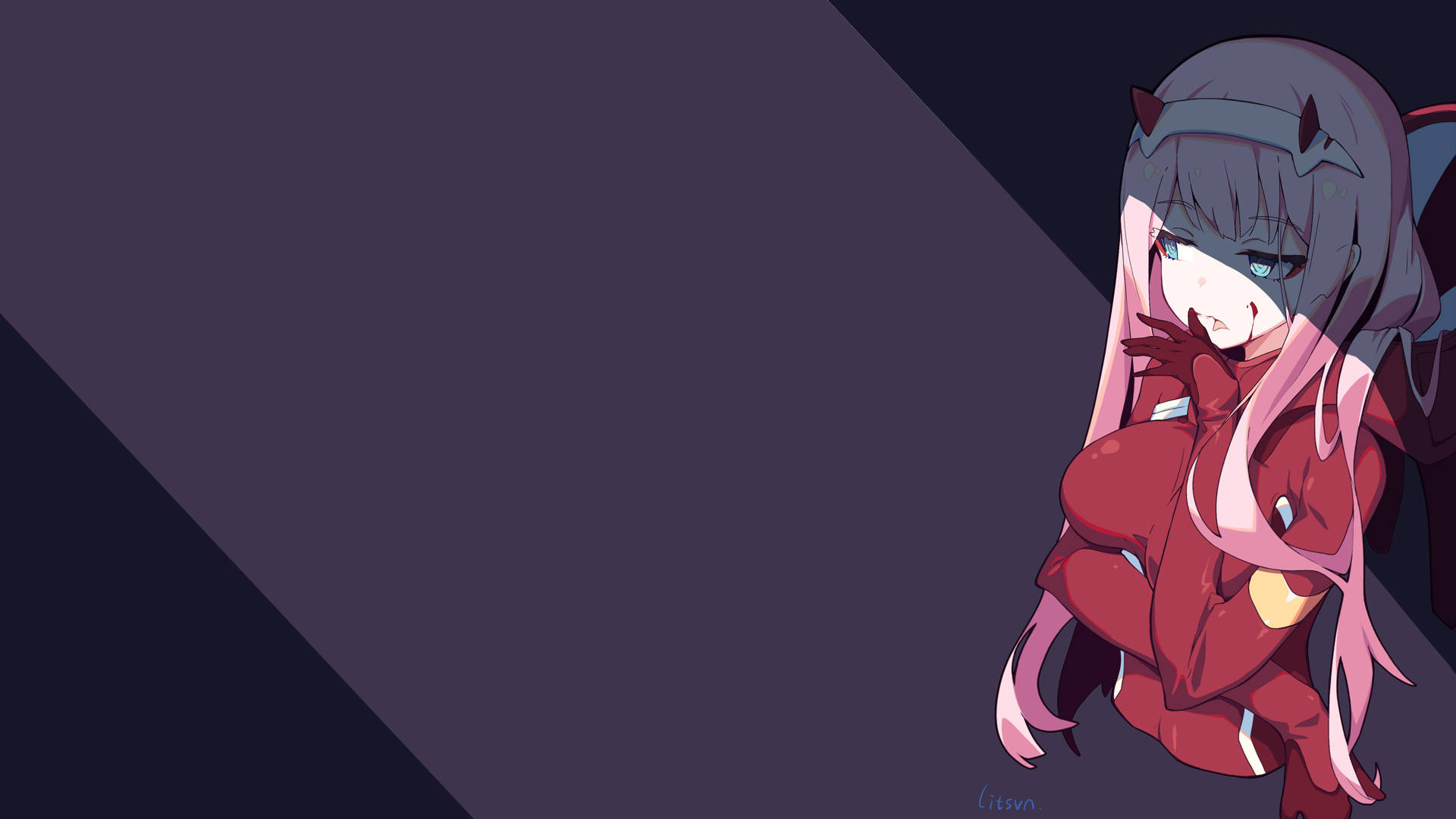 DARLING in the FRANXX 桌布 壁紙 — 一個風格化的動漫女孩，粉紅色頭髮和惡魔角，穿著紅色服裝，在深紫色對角線背景上自信地擺姿勢。