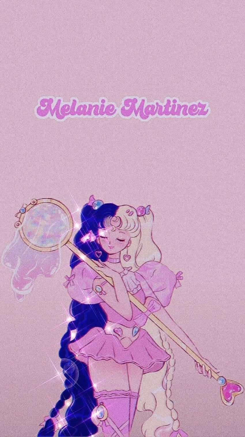 Melanie Martinez Aesthetic 桌布 壁紙 — 一個風格化的動漫女孩，長辮子頭髮，在柔和的粉紅色背景上拿著發光的魔法杖。