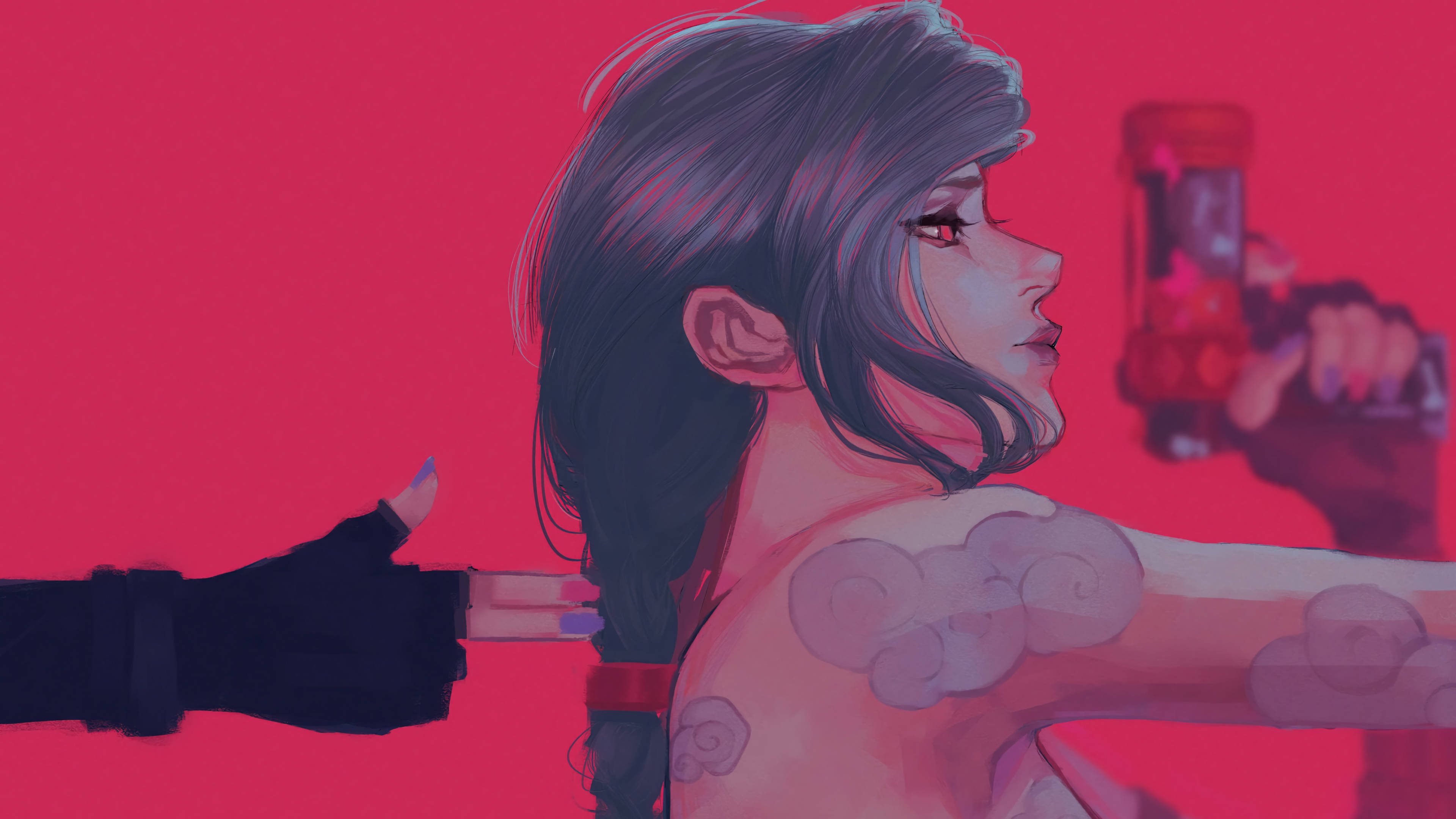吉茵珂絲 奧術 桌布 壁紙 — 一個風格化的動漫女孩帶有刺青，被一隻戴著手套的手拿著槍指著，背景是鮮豔的粉紅色。