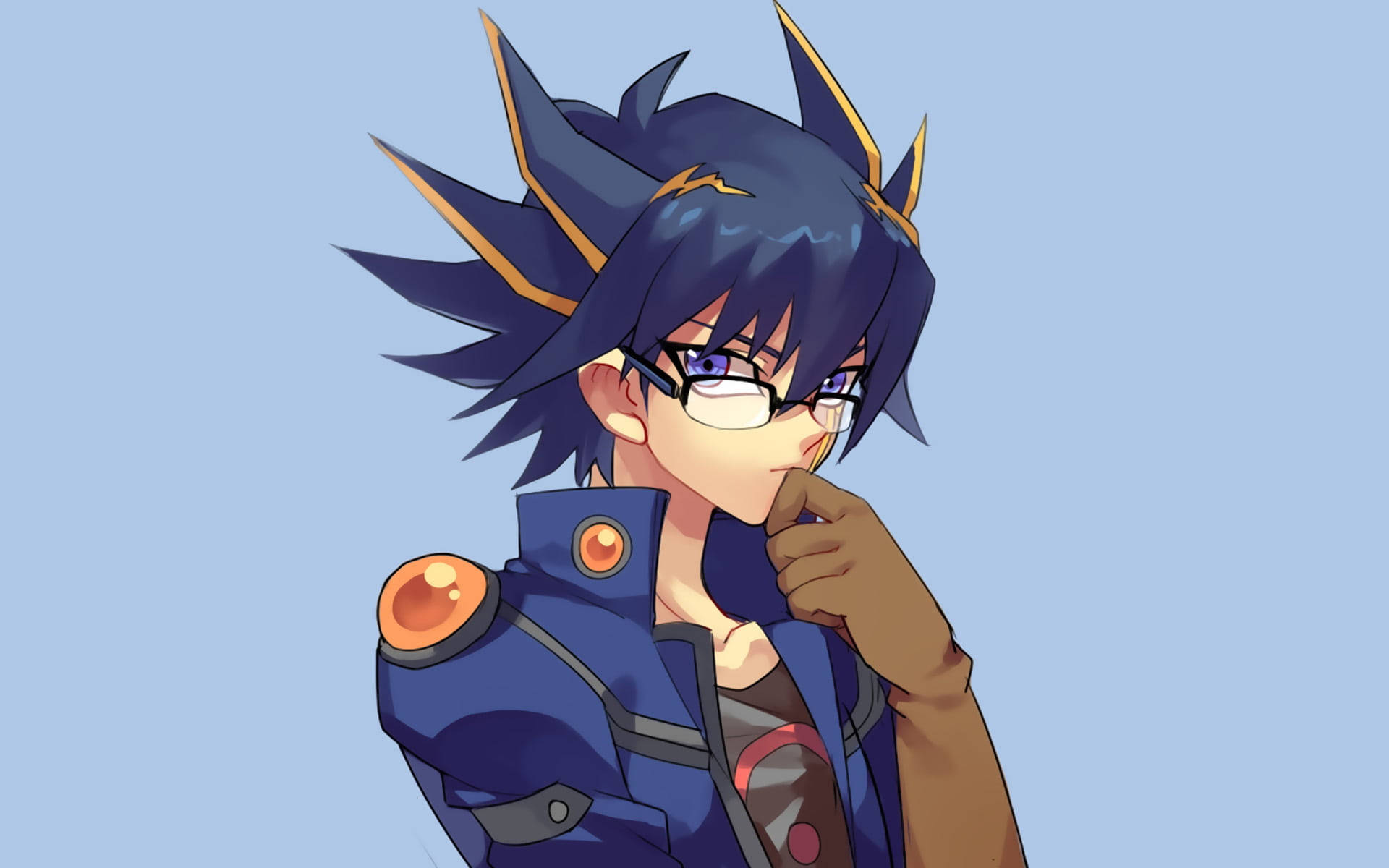 Yu Gi Oh 桌布 壁紙 — 一個風格化的動漫角色，擁有尖刺的藍色頭髮和眼鏡，在純淺藍色背景上沉思。