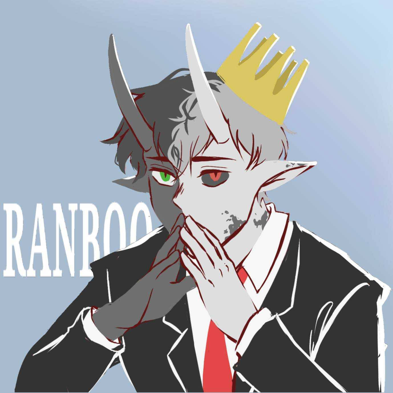 Ranboo 桌布 壁紙 — 一個風格化的動漫角色，頭上有角和皇冠，在柔和的藍色背景前震驚地捂住嘴巴。