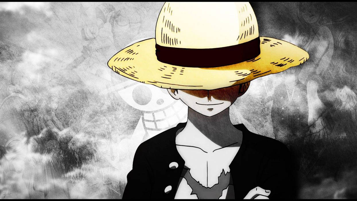luffy 4K 桌布 壁紙 — 一個風格化的動漫角色戴著草帽和黑色外套，站在煙霧般的灰階背景前，有模糊的鬼影。