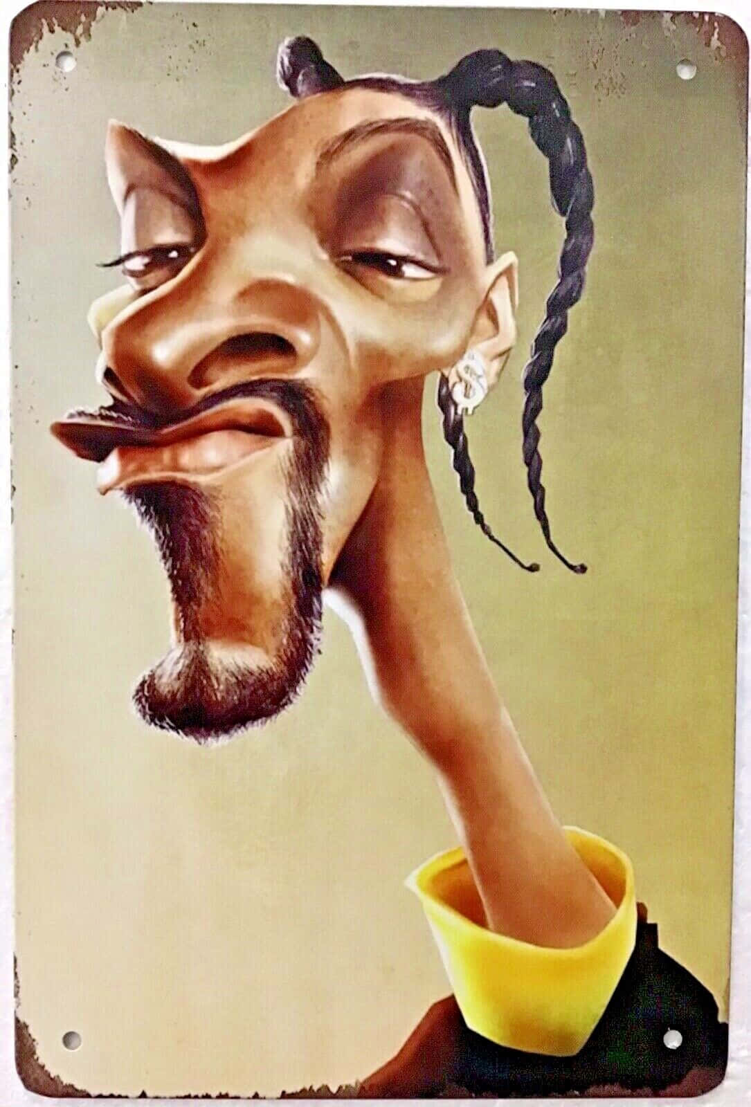 說唱歌手 桌布 壁紙 — 一個風格化的卡通肖像，描繪Snoop Dogg，辮子頭髮和黃色領子，在一個風化的金屬標誌上。