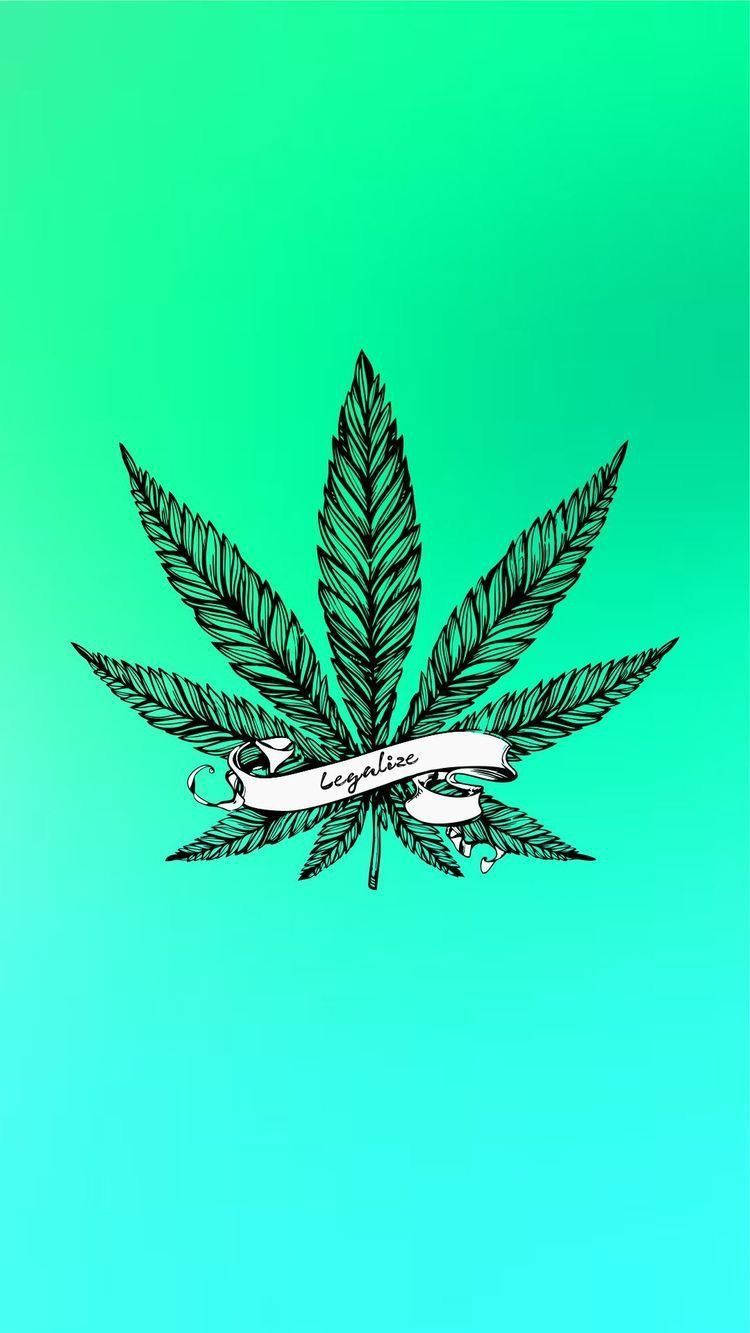 淺藍色 桌布 壁紙 — 一個風格化的大麻葉，上面有一個寫著legalize的橫幅，背景是充滿活力的綠色到青色漸變。