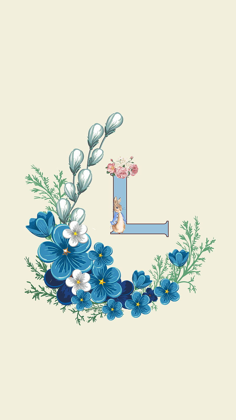 L 桌布 壁紙 — 一個風格化的字母L，飾有藍色花朵、綠色植物和一隻拿著粉紅色花朵的小兔子，背景為奶油色。