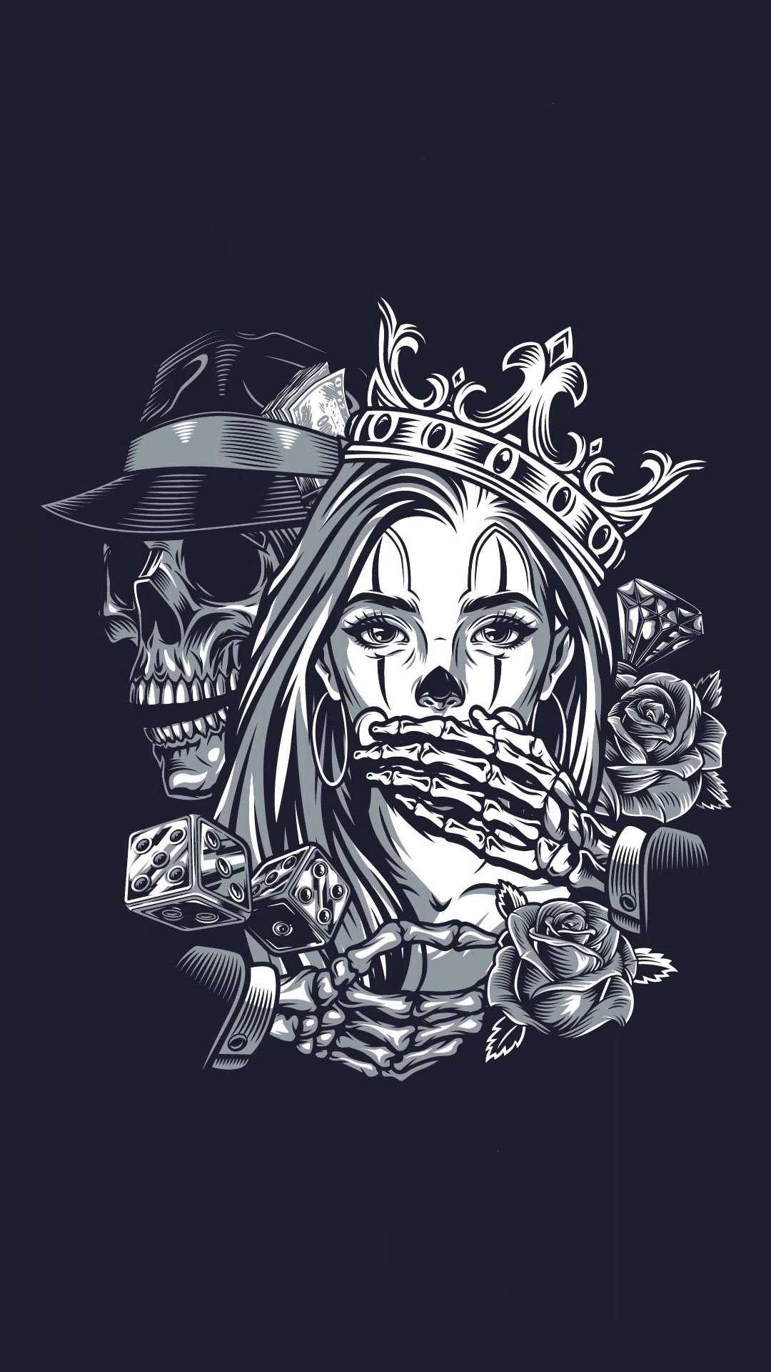 Chicano 桌布 壁紙 — 一個風格化的插圖，描繪一位戴著皇冠的骷髏女性，手持玫瑰和骰子，兩側各有一個戴著軟呢帽的頭骨，背景為深色。