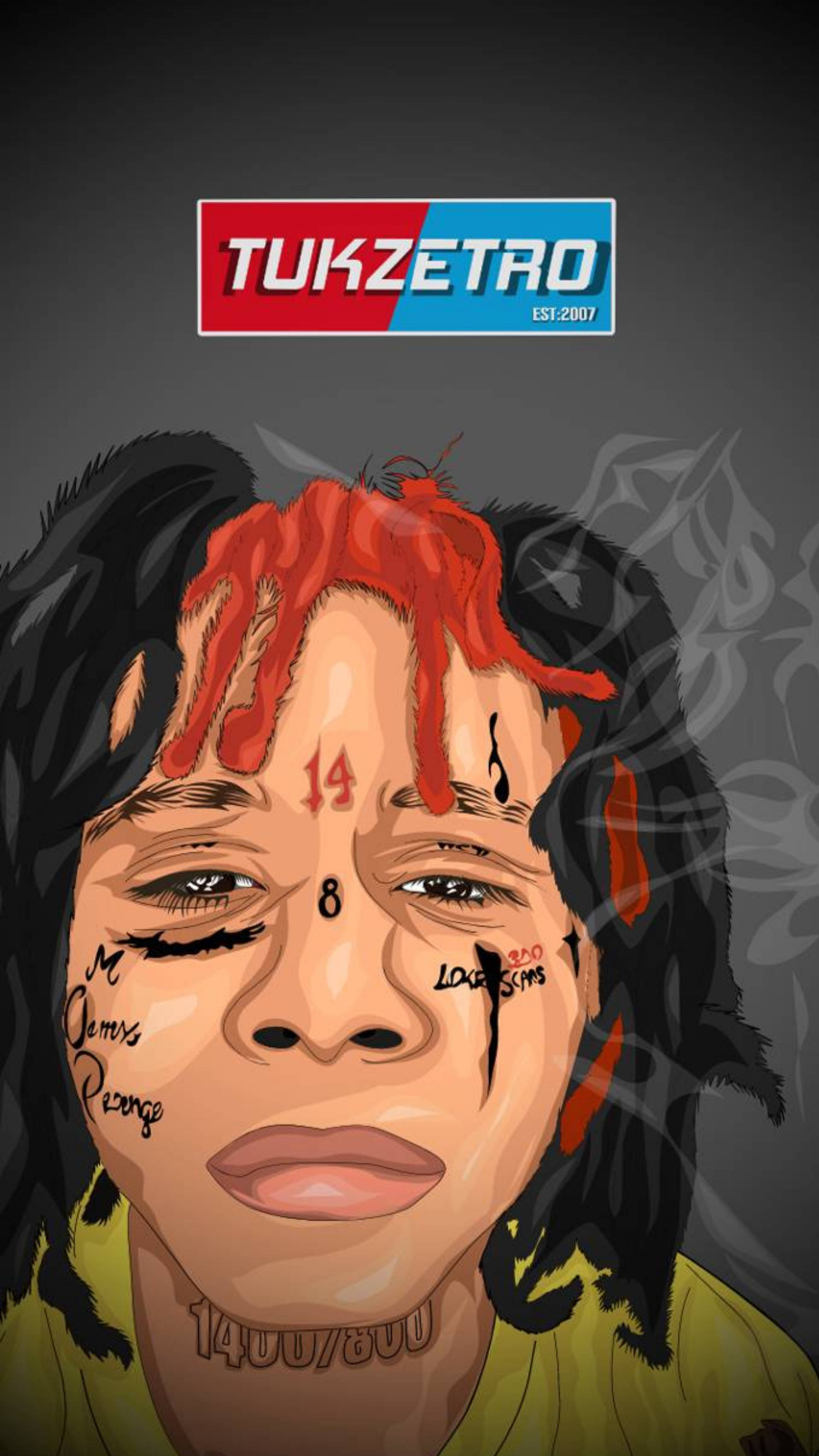 Trippie Redd 桌布 壁紙 — 一個風格化的數位肖像，人物有紅色頭髮條紋和刺青，背景為深灰色，上方有標誌。