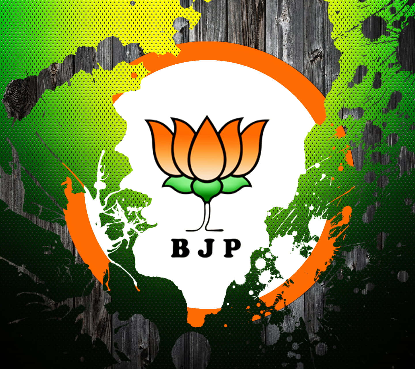 Bjp 桌布 壁紙 — 一個風格化的橙色蓮花標誌，白色圓圈中央有「BJP」文字，由橙色弧線框住，背景為帶紋理的綠色和黑色潑濺圖案。