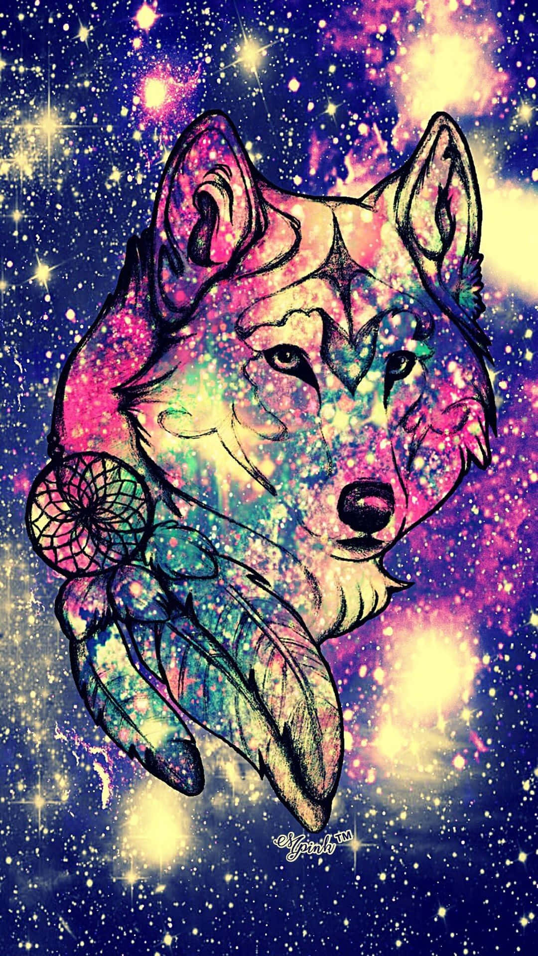桌布 壁紙 — 一個風格化的狼頭，帶有捕夢網和羽毛，襯托著充滿活力的宇宙星系背景。