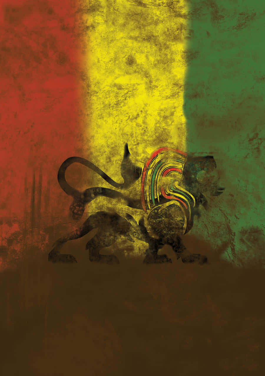 Lion Of Judah 桌布 壁紙 — 一個風格化的獅子剪影，帶有色彩繽紛的部落圖案，立於紋理化的紅、黃、綠背景上。