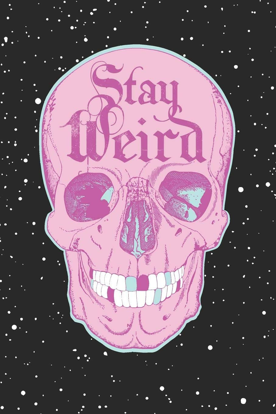粉紅色骷髏頭，帶有「Stay Weird」文字，在繁星點點的背景下微笑。 — Emo 美學 GIF 壁紙