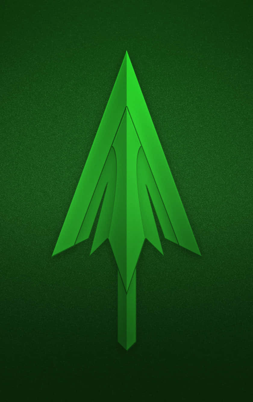 Green Arrow iPhone 桌布 壁紙 — 一個風格化的綠色箭頭標誌，帶有分層幾何切面，居中放置在帶有紋理的深綠色背景上。