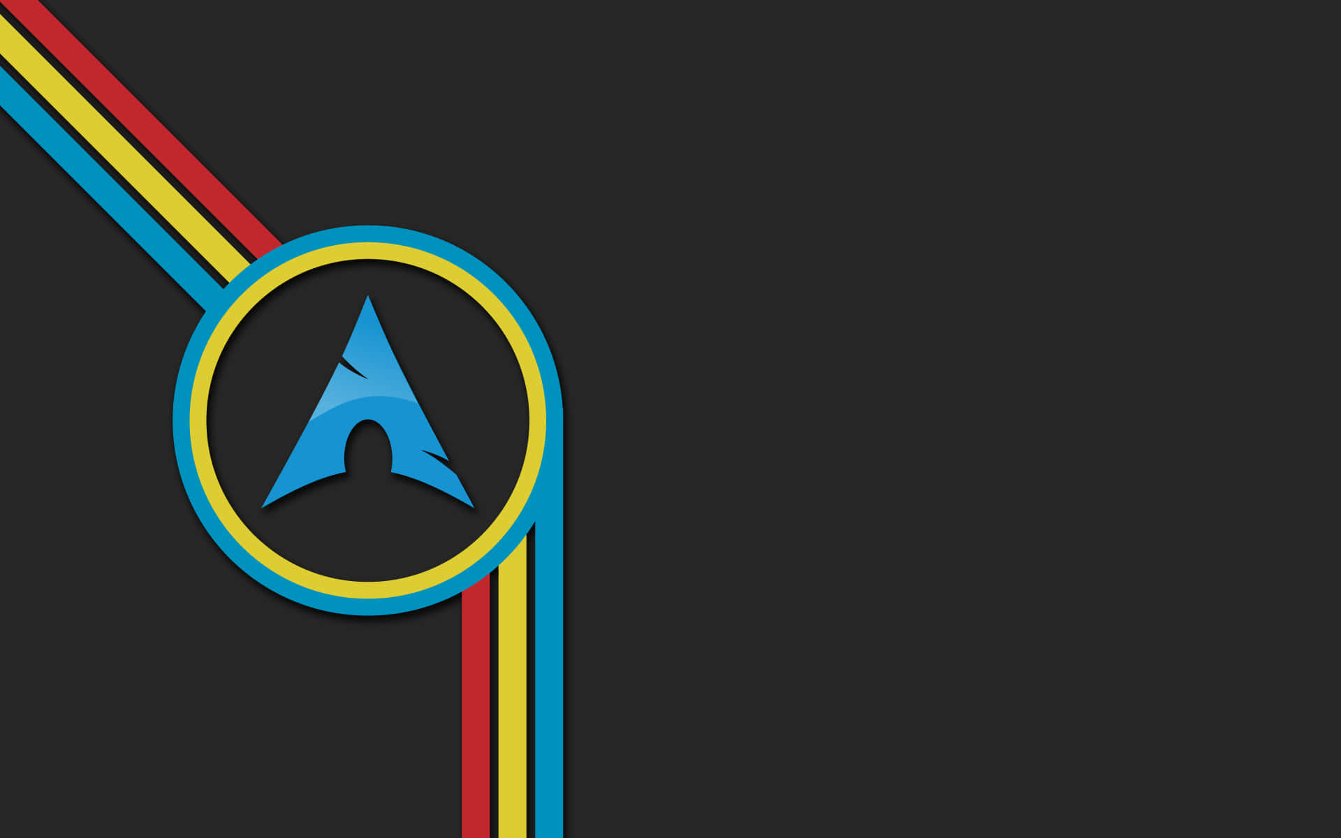 Arch Linux 桌布 壁紙 — 一個風格化的藍色箭頭標誌，位於黃色圓圈內，圓圈由紅、黃、藍色條紋框住，背景為深灰色。