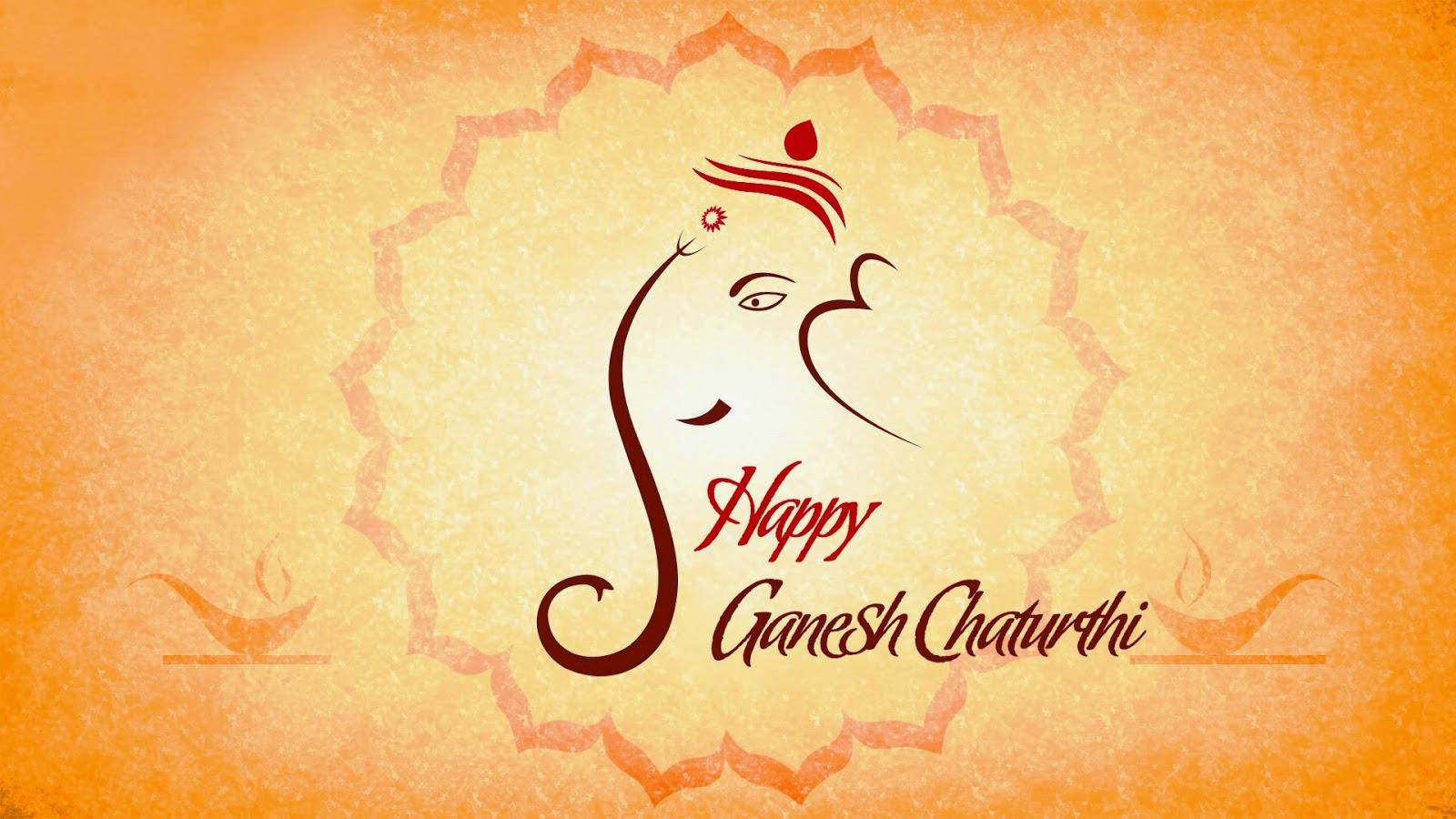 Ganesh 桌布 壁紙 — 一個風格化的象神迦尼薩剪影，帶有光芒四射的太陽光環和節日文字，背景是溫暖的紋理橙色。