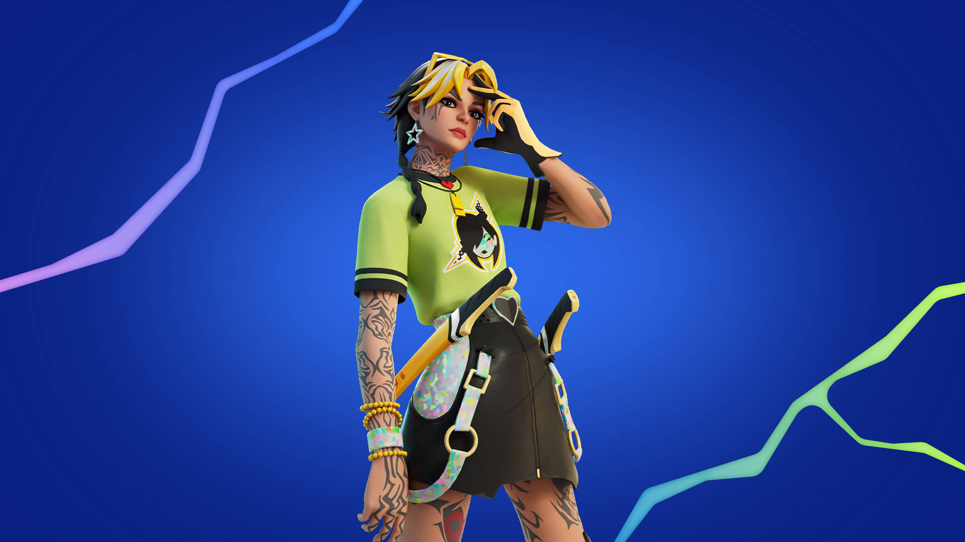 Fortnite Girl 桌布 壁紙 — 一個風格化的電子遊戲角色，帶有刺青和護目鏡，在充滿活力的藍色背景上自信地擺姿勢，背景帶有霓虹燈條紋。
