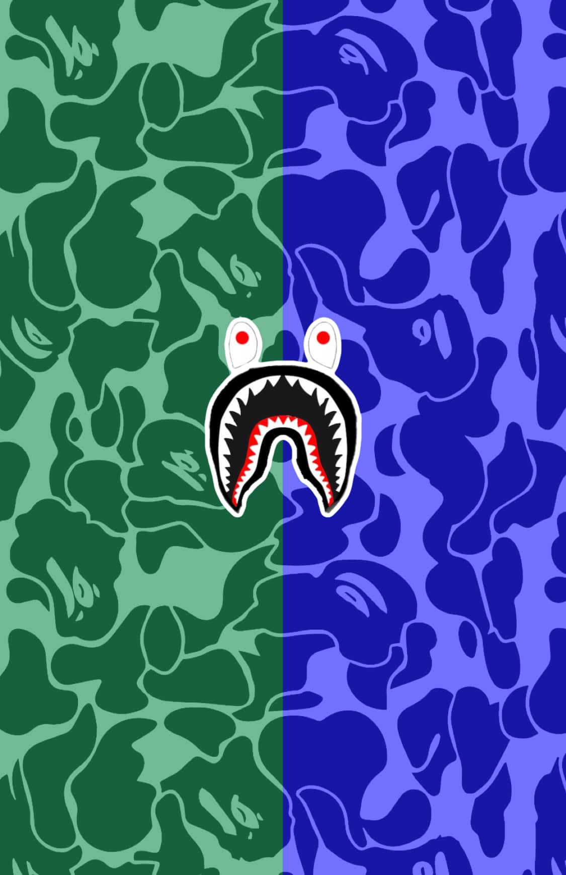 Bape iPhone 桌布 壁紙 — 一個風格化的鯊魚頭標誌，帶有紅色眼睛和鋒利牙齒，居中於綠色和藍色迷彩圖案之間。