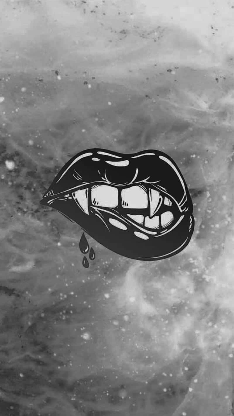 Goth Aesthetic Black 桌布 壁紙 — 一個風格化的黑白插圖，描繪吸血鬼嘴巴，帶有尖牙和滴落的口水，背景是宇宙星雲。