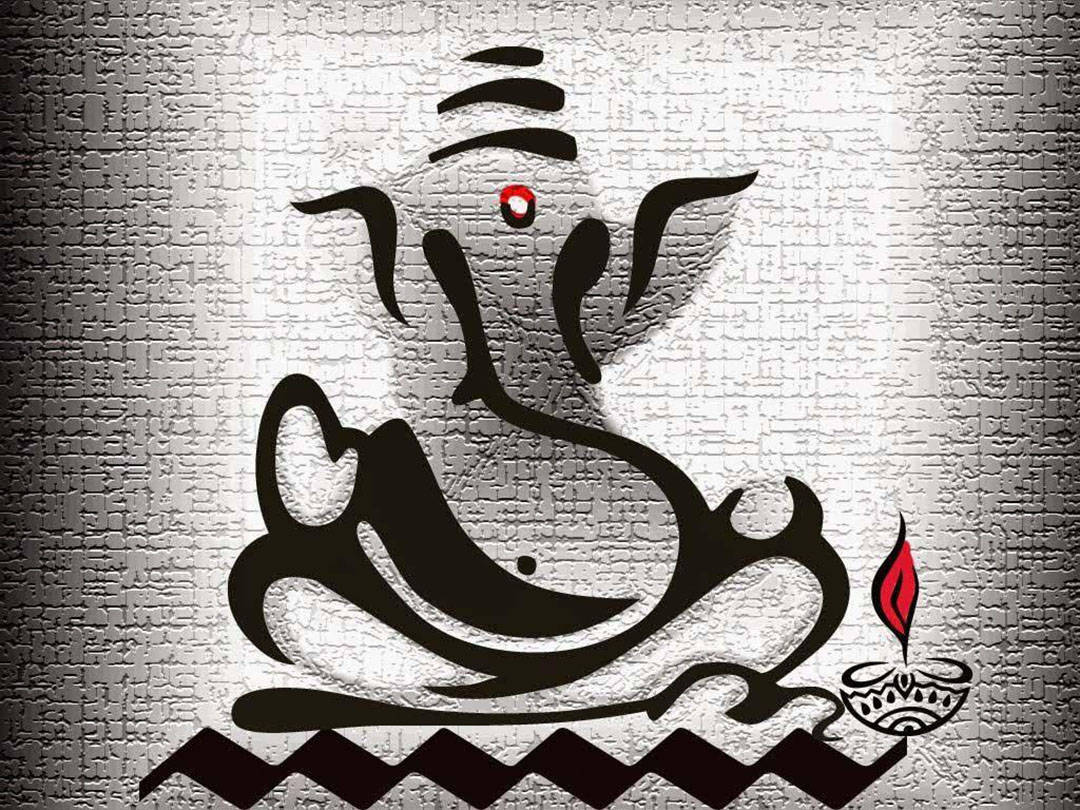 Ganesh 桌布 壁紙 — 一個風格化的黑色象神剪影，帶有紅色眼睛和火焰，坐在鋸齒形底座上，背景是紋理灰色磚牆。