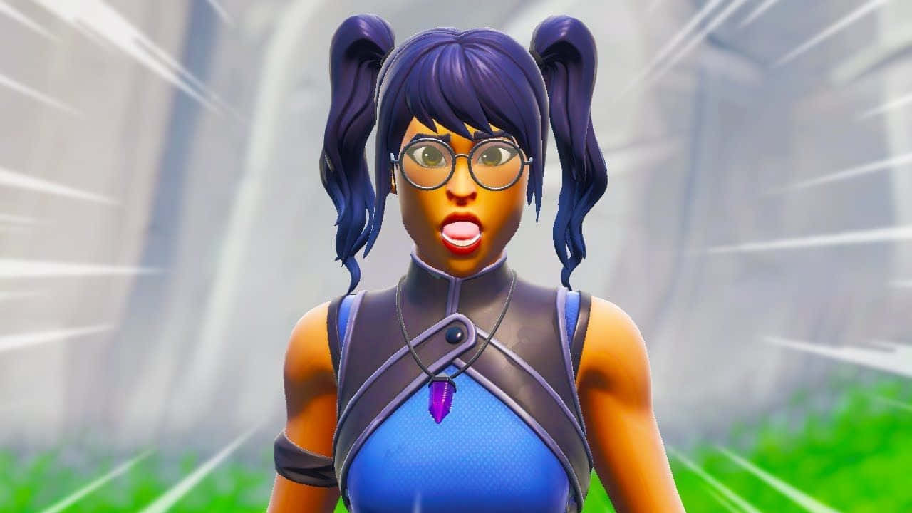 桌布 壁紙 — 一個驚訝的Fortnite角色，紫色辮子和眼鏡，在模糊的動態背景前凝視前方。