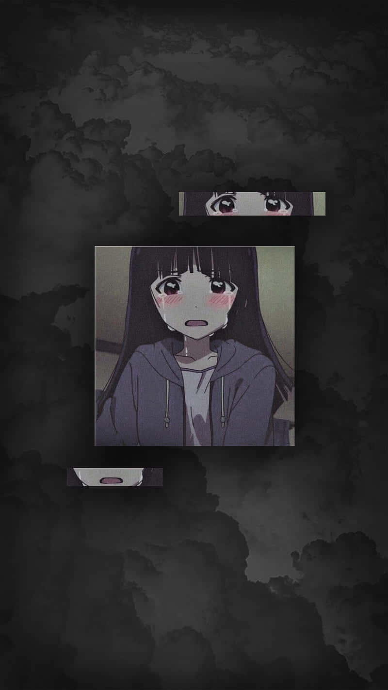桌布 壁紙 — 一個驚訝的動漫女孩，深色頭髮和紅潤的臉頰，出現在一個破碎的框架中，背景是暴風雨的灰色。