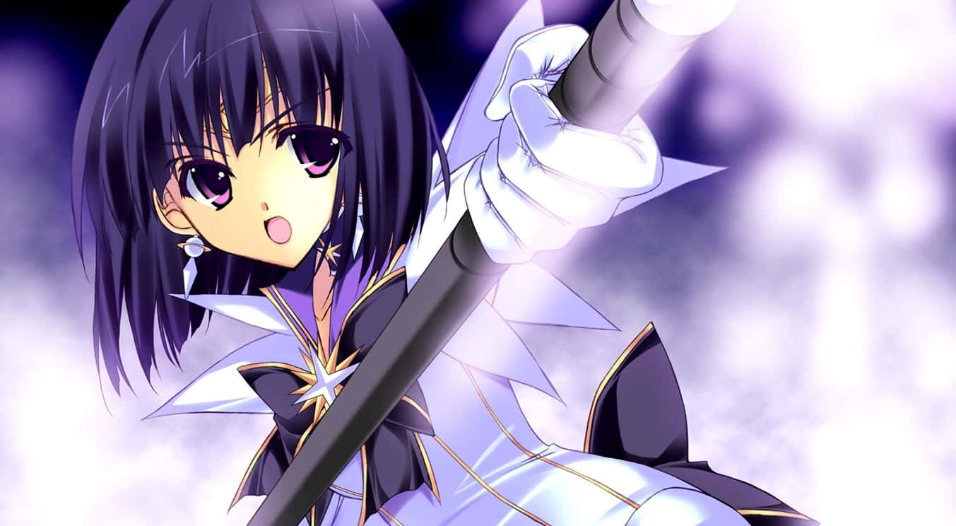 Sailor Saturn 桌布 壁紙 — 一個驚訝的動漫女孩，深色頭髮和紫色眼睛，在煙霧繚繞的紫色背景下握著一把發光的劍。