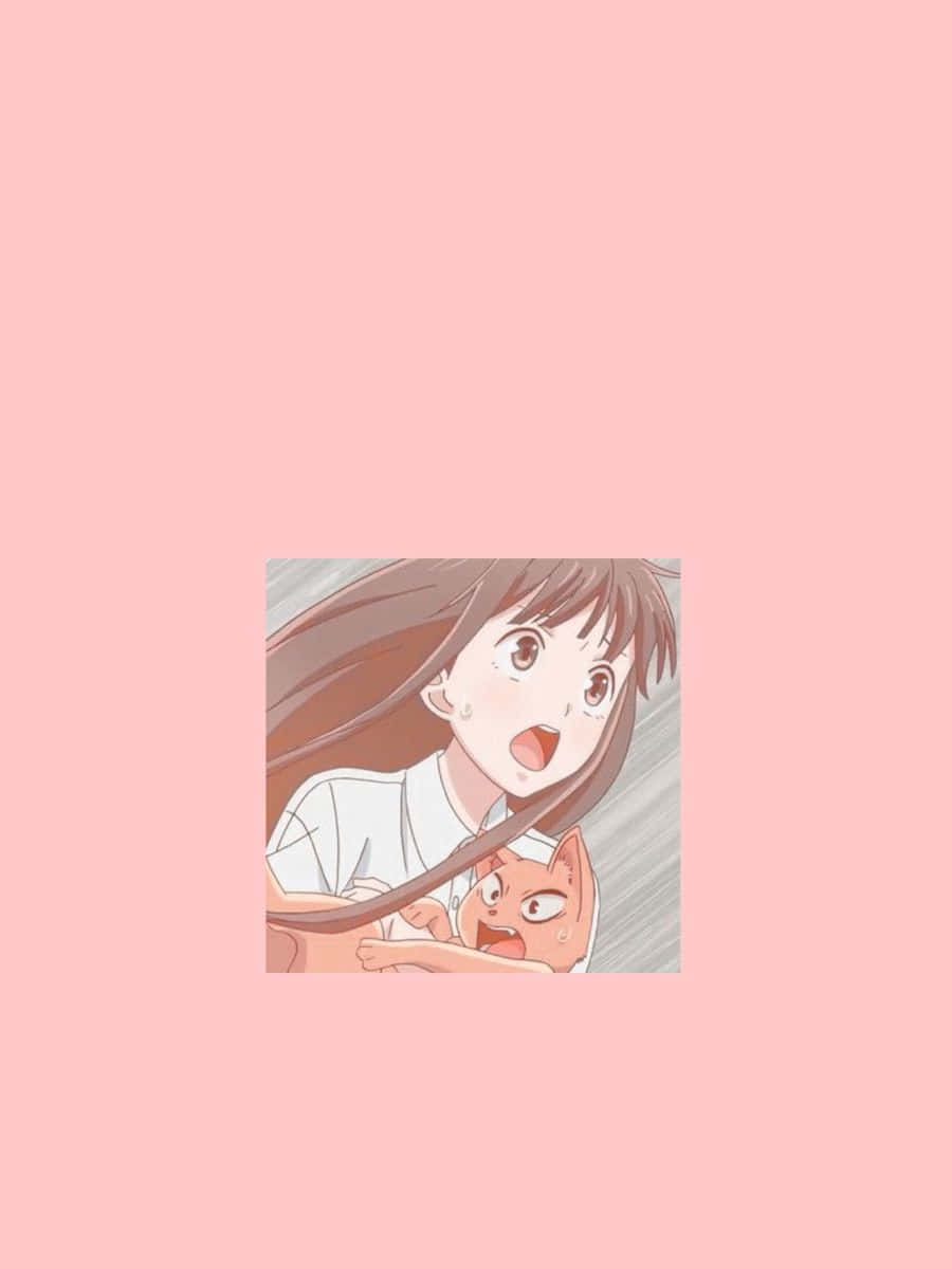 動漫 桌布 壁紙 — 一個驚訝的動漫女孩，長長棕色頭髮，抱著一隻小橙色貓咪，身後有雨絲，背景是柔和的粉紅色。