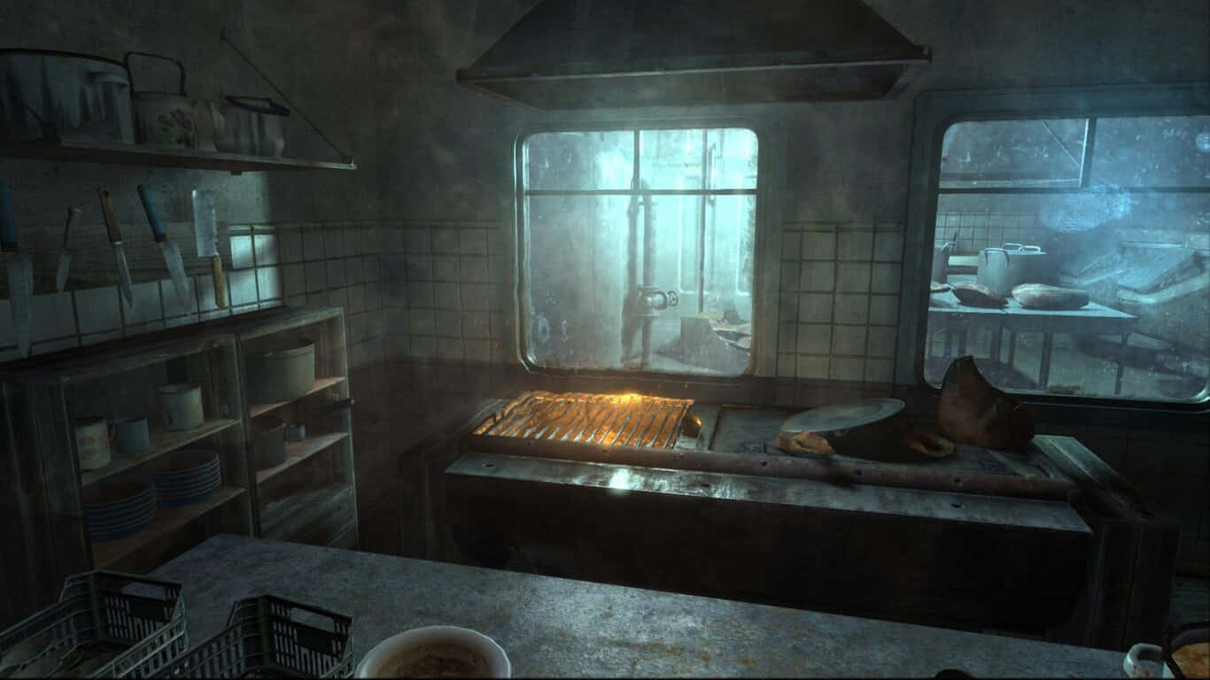 1366x768 Metro Last Light 桌布 壁紙 — 一個骯髒、廢棄的廚房，佈滿灰塵的架子、發光的烤箱，以及霧氣瀰漫的窗戶，顯露出荒涼的外部景象。