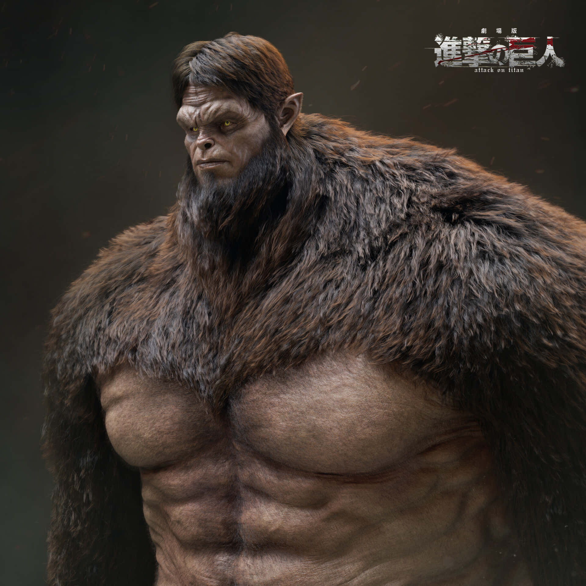 Beast Titan 桌布 壁紙 — 一個高大、肌肉發達的巨人，擁有濃密的棕色毛髮和強烈的黃色眼睛，在黑暗煙霧繚繞的背景中凝視前方。