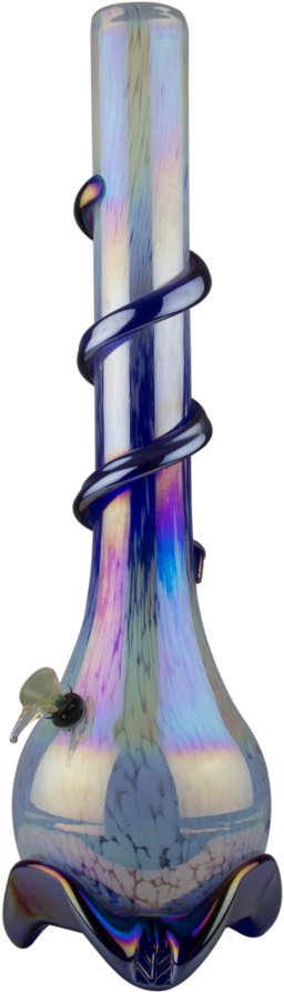 Glass Bottle 桌布 壁紙 — 一個高大的彩虹色玻璃水煙槍，帶有旋轉的深藍色點綴和龜裂底座，散發出彩虹般的光芒。