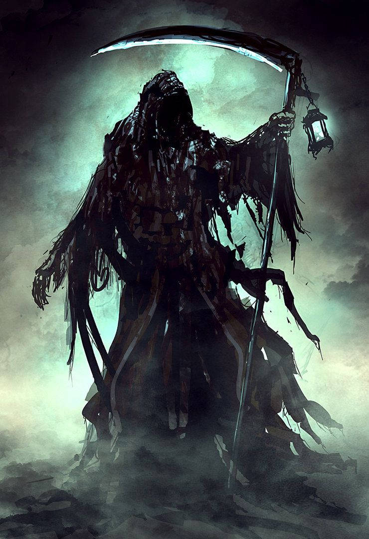 reaper 桌布 壁紙 — 一個高大的死神，身穿破爛長袍，手持發光鐮刀，站在霧氣瀰漫的月光天空下。