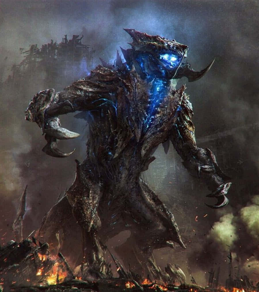 Kaiju 桌布 壁紙 — 一個高聳的怪物，擁有發光的藍色眼睛和鋸齒狀的角，站在燃燒的廢墟中，天空陰暗暴風雨。