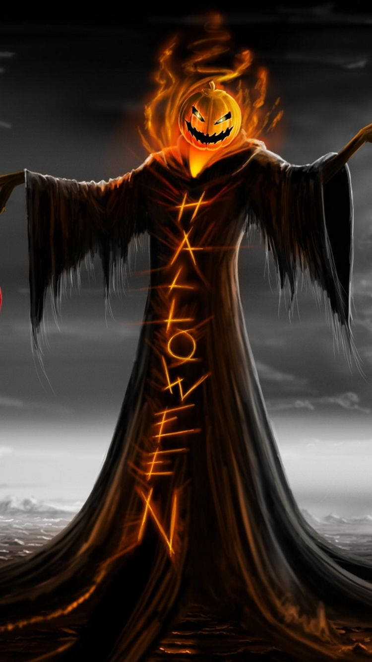 Scary Halloween iPhone 桌布 壁紙 — 一個高聳的鬼影，頭部是發光的南瓜燈，長袍上有火焰般的「HALLOWEEN」文字，矗立在暴風雨的天空下。