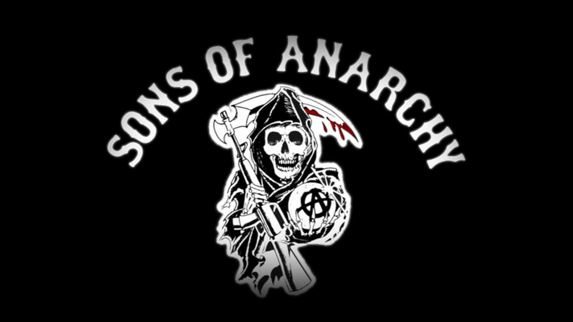 死神動圖 桌布 壁紙 — 一個鮮明的白色Sons of Anarchy標誌，死神手持步槍和無政府主義符號，背景為黑色。