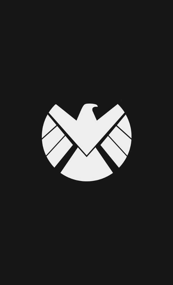 Marvel Logo 桌布 壁紙 — 一個鮮明的白色風格化鷹徽，居中在純黑色背景上。